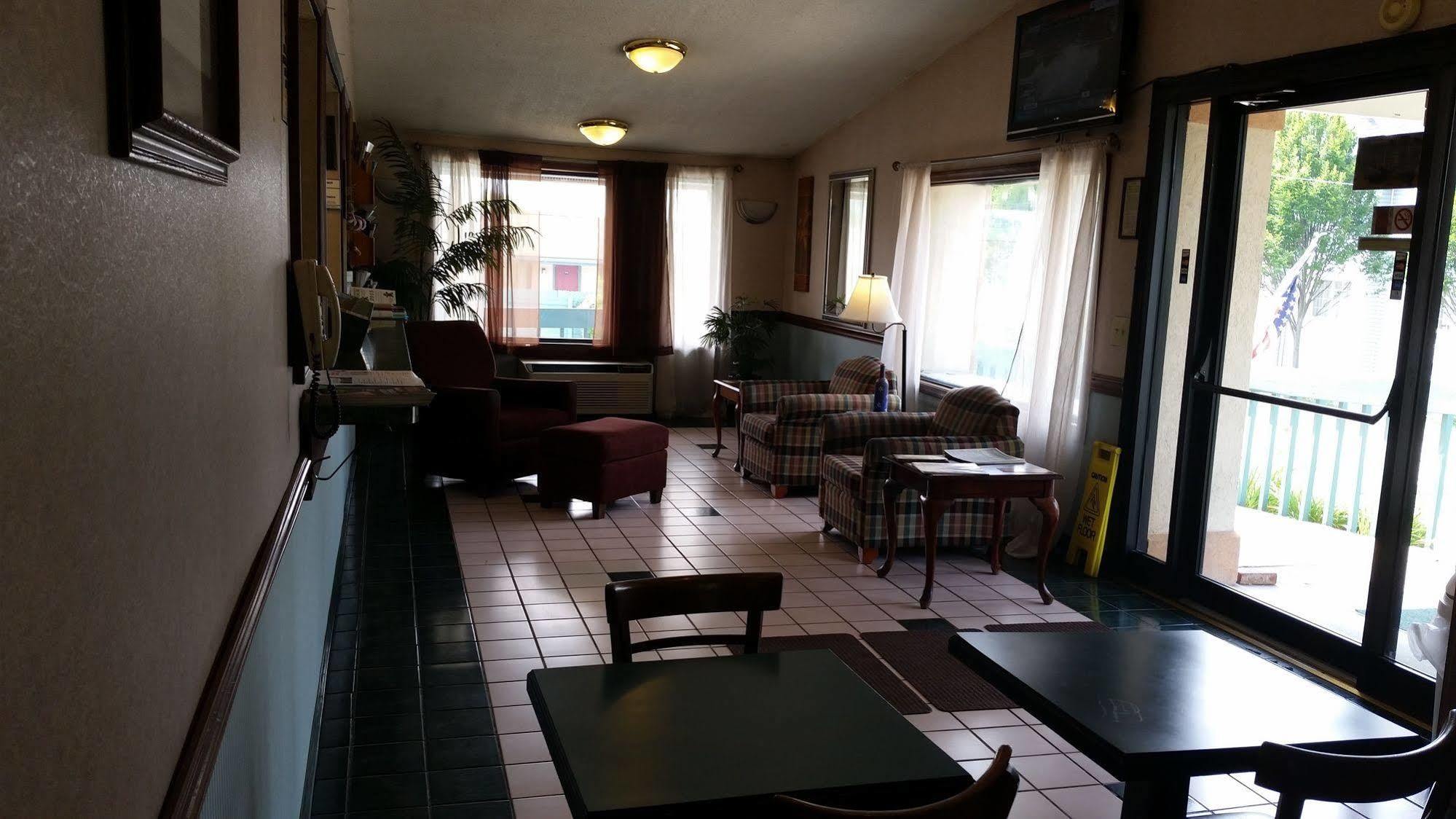 Mayfield Inn Clarion Extérieur photo